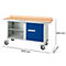 Werkbank met wielen, houten blad, blauwe deur, zilveren behuizing. Afmetingen: 1500 x 700 x 840 mm.