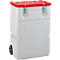 Conteneur rectangulaire blanc avec couvercle rouge et fermetures. Deux roues en bas, marquage de marchandises dangereuses.