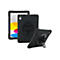 Étui noir pour tablette avec support. La tablette est en arrière-plan. Deux autres étuis sont présentés sous différents angles.
