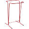 Rode, vrijstaande metalen kledingrek. Het rek heeft een rechthoekig frame met vier steunpoten.
