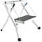 Un tabouret pliant blanc avec deux marches noires et des pieds en caoutchouc.