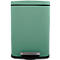 Poubelle vert clair avec pédale. La poubelle a une forme rectangulaire et un couvercle. Cadre et base noirs.