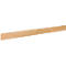 Ein längliches Holzstück, hellbraun mit Maserung, auf weißem Hintergrund.