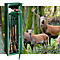 Grüner Waffenschrank mit geöffneter Tür. Im Hintergrund Rehe im Wald.