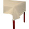 Nappe beige drapée sur une table avec des pieds en bois foncé.