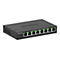 Un commutateur Netgear noir avec huit ports. Des LED vertes sont visibles à l'avant, avec "NETGEAR" à côté.