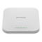 Ein weißes, quadratisches Netgear-WLAN-Gerät, abgerundete Ecken, grüne LED-Anzeige.