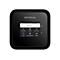 Schwarzer Netgear Nighthawk M6 Router mit Display, Anzeige von WLAN-Namen, Passwort, Signalstärke, Uhrzeit und weiteren Funktionen.