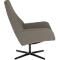 Grijze fauteuil met hoge rugleuning op een zwart, stervormig metalen onderstel tegen een witte achtergrond.