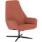 Moderne fauteuil in terracotta kleur met hoge rugleuning op een zwarte vierbenige draaivoet.