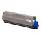 Toner gris pour imprimante OKI, bouchon de connexion bleu-jaune, logo OKI et autocollant. Sur fond clair.