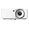 Ein weißer Projektor, Frontansicht, Objektiv im Fokus, ein kleiner runder Sensor daneben.