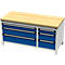 Werkbank met houten blad, blauwe lades en zilveren handgrepen.
