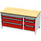Werkbank met rood gelakte lades en een houten blad, metalen frame.