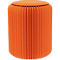 Ein orangefarbener, zusammenfaltbarer Hocker mit geriffelter Oberfläche.