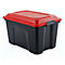 Zwarte opbergbox met een rood deksel. Afmetingen: 36,5 cm hoog, 58 cm breed, 38,5 cm diep. Met sluiting.