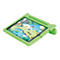 Hellgrüne Schutzhülle für Kinder-Tablet mit Panda-Lernspiel auf dem Bildschirm vor weißem Hintergrund.