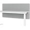 Bureau blanc avec cloison de bureau grise. L'image montre les détails de la construction de la table.