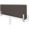 Cloison de bureau rectangulaire en tissu gris fixée à une table blanche.