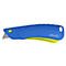 Blau-gelbes Cuttermesser mit "PHC" Schriftzug. Klinge ausgefahren, gelber Knopf.