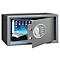 Grauer Tresor mit offener Tür, innen ein Tablet, ein Smartphone und eine schwarze Mappe.