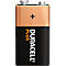 Una batería Duracell Plus de 9 voltios sobre un fondo blanco.