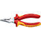 Pince Knipex avec poignées rouges et jaunes, tête de pince brillante. Impression : 08 26 145, 1000 V, Fabriqué en Allemagne. L'outil est sur fond blanc.