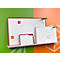 Drie whiteboards met rode randen en gekleurde magneten op een plank. Achtergrond: Groen en oranje.