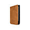 Ein PocketBook E-Reader in einer braunen Lederhülle mit eingeprägtem Logo, leicht geöffnet.