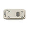 Boîte rectangulaire beige clair avec coins arrondis, éléments gris et un câble USB. Dessus à motifs et trois pieds gris.