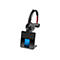 Schwarzes Poly Headset in der Ladestation mit beleuchtetem Touch-Display und Statusanzeige.