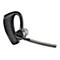 Schwarzes Bluetooth-Headset mit Ohrhörer und Mikrofon auf weißem Hintergrund. Der Name Plantronics ist sichtbar.