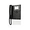 Schwarzes Poly-Telefon mit Display, Hörer und Schnur. Auf dem Display sind Uhrzeit und Symbole abgebildet.