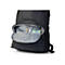 Schwarzer Rucksack mit offenem Fach. Stifte, ein Etui und Notizzettel sind sichtbar.