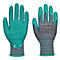 Deux gants de travail verts avec dos de la main gris. Le gant droit porte 'Portwest' et les informations du modèle.