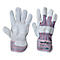 Deux gants de travail gris avec un aspect rayé rouge sur le poignet et le dos de la main. Le nom de la marque "PORTWEST" est visible sur un gant.
