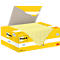 Gelbe Post-it-Notizen in einem Karton. Der Karton ist geöffnet, und die Notizblöcke sind sichtbar. Auf der Verpackung steht "Post-it" und "3M".