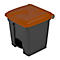Poubelle grise avec couvercle marron. La forme rectangulaire est destinée à un usage extérieur.