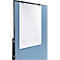Een wit flipovervel met een fijn raster hangt aan een blauw flipoverbord.