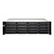 QNAP Rackmount-NAS-System mit 16 Festplatteneinschüben vor neutralem Hintergrund.