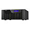 Schwarzes QNAP NAS-System. Auf dem Display Informationen, darunter IP-Adresse. Viele Festplatteneinschübe.