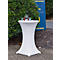 Witte statafel met drankjes, voor een heg en een blauw bord.