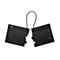 Geteilte schwarze ergonomische R-Go Tastatur mit französischem AZERTY-Layout auf weißem Hintergrund.