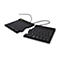 Geteilte, schwarze ergonomische Tastatur vor weißem Hintergrund.