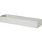 Lange witte wandplank. Rechthoekige vorm, open bovenkant. Kleine beugels voor bevestiging.