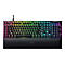 Schwarze Gaming-Tastatur mit farbiger Beleuchtung. Auf dem Handgelenkhalter steht das Razer-Logo.