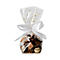 Sac transparent de chocolats, fermé par un ruban blanc. Étoiles dorées sur le sac.
