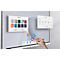 Digitale Bedienung eines interaktiven Whiteboards mit einem Eingabestift und Auswahlmenüs für Hintergrund und Widgets.