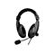 Schwarzes Headset mit gepolstertem Kopfbügel, Ohrmuscheln und schwenkbarem Mikrofon vor weißem Hintergrund.