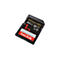 Eine SD-Karte von SanDisk Extreme PRO, 1 TB. Aufschrift: 200 MB/s.